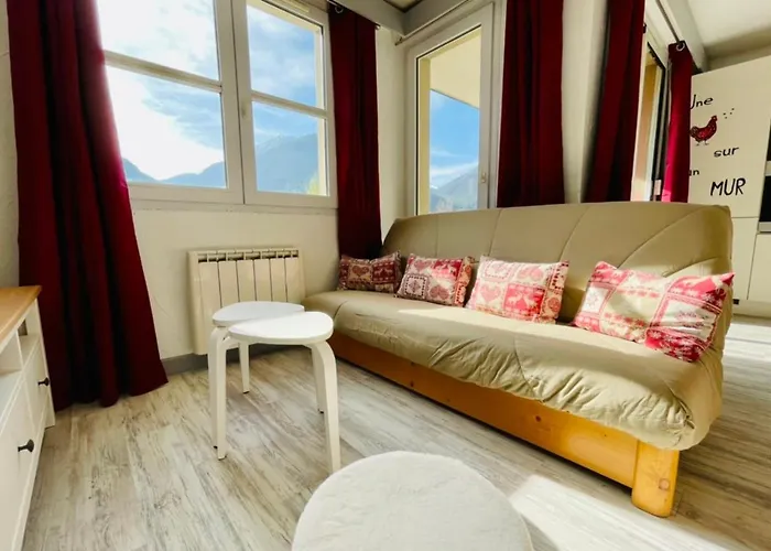 Bright 50 M With Balcony And View On The Valley